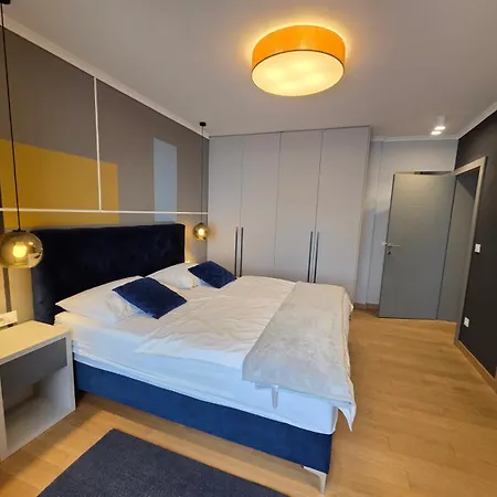 Poppy Apartment